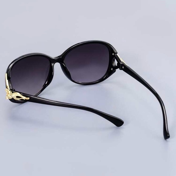 Black & Gold Oversized Sunglasses Polarized New with Case - Picture 3 of 5